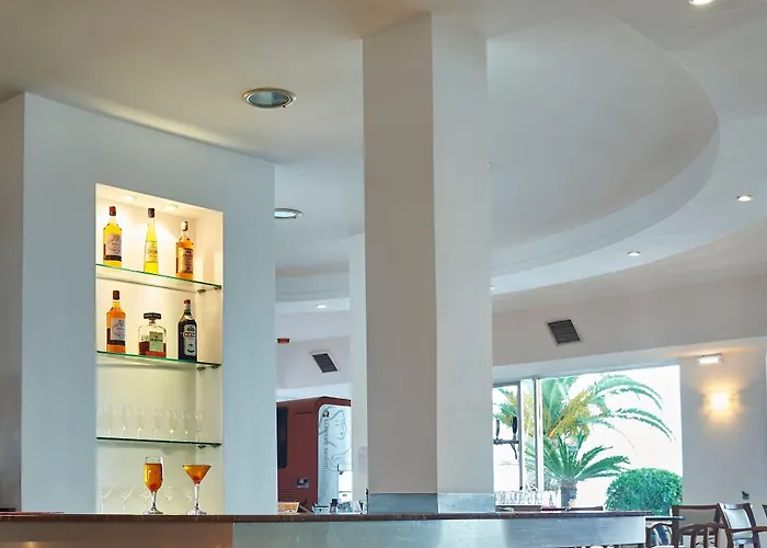 酒店 Louis Ionian Sun 4*